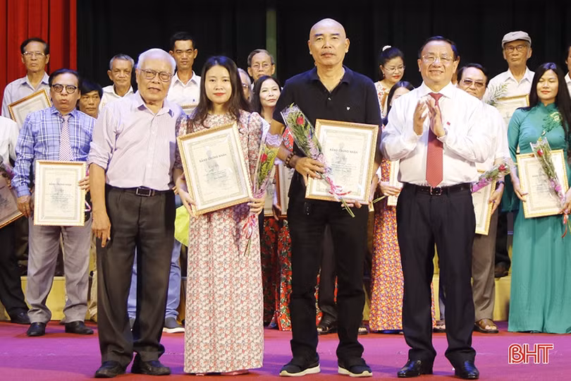 Để VHNT Hà Tĩnh tạo ra động lực to lớn, góp phần xây dựng nền tảng tinh thần xã hội