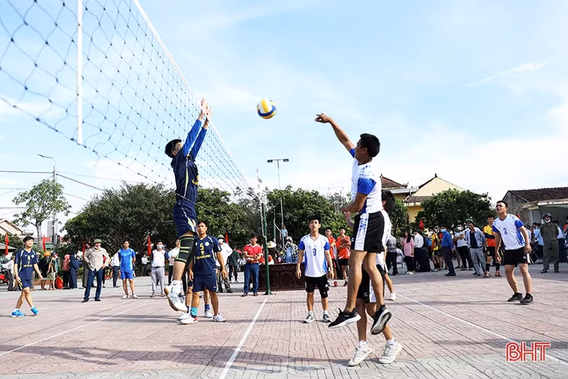 Khởi tranh Giải Bóng chuyền nam thanh niên TX Kỳ Anh - Cúp Viết Hải