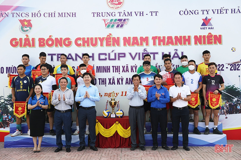 Khởi tranh Giải Bóng chuyền nam thanh niên TX Kỳ Anh - Cúp Viết Hải
