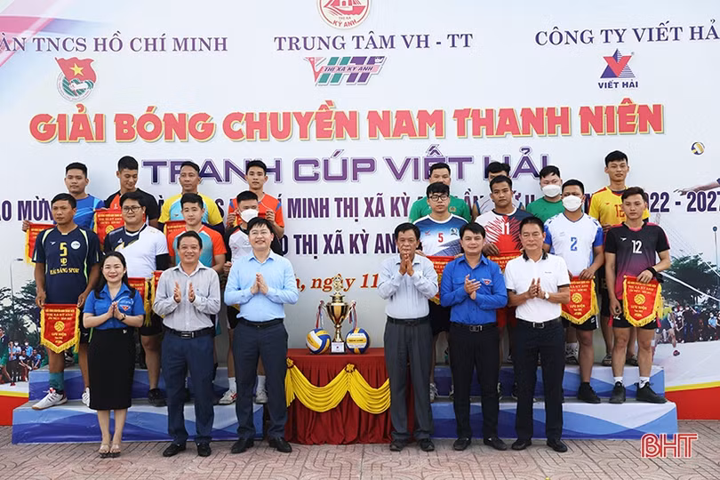 Khởi tranh Giải Bóng chuyền nam thanh niên TX Kỳ Anh - Cúp Viết Hải