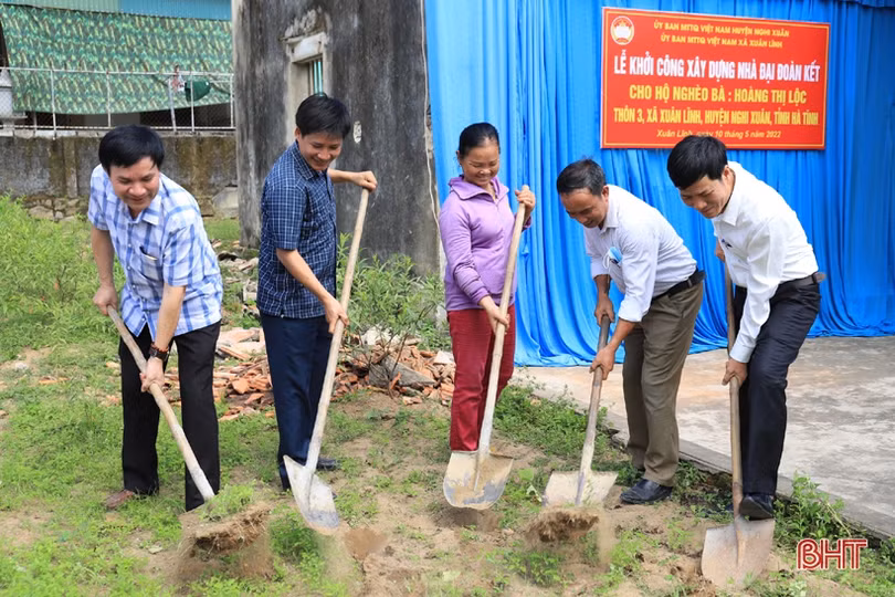 Khởi công xây dựng và bàn giao nhà ở cho hộ nghèo ở Nghi Xuân, Can Lộc