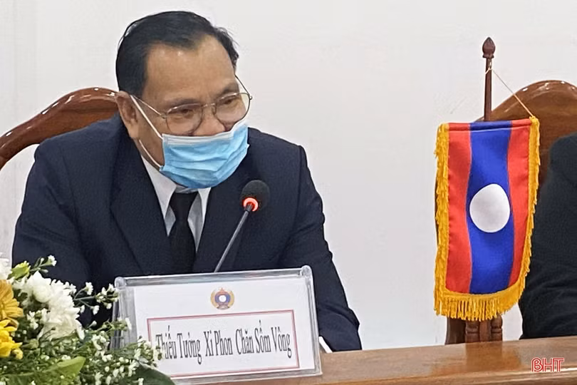 Hà Tĩnh nhận bàn giao hài cốt liệt sỹ hy sinh tại Thủ đô Viêng Chăn