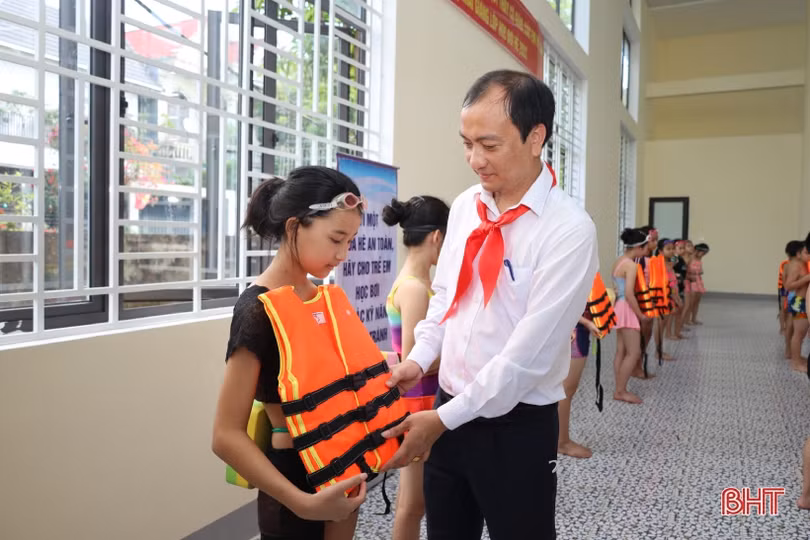 Hà Tĩnh phát động dạy bơi, học bơi, phòng chống đuối nước cho trẻ em