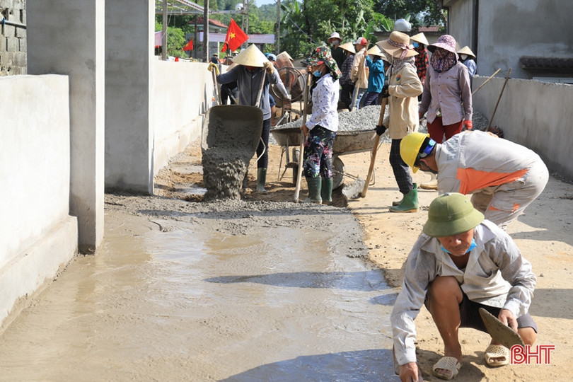 20 hộ dân ở Nghi Xuân hiến gần 800 m<sup>2</sup> đất mở rộng đường giao thông