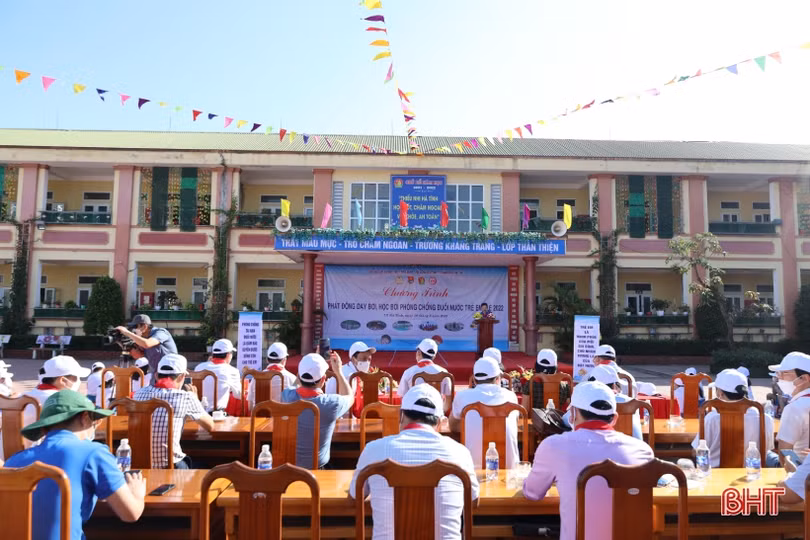 Hà Tĩnh phát động dạy bơi, học bơi, phòng chống đuối nước cho trẻ em