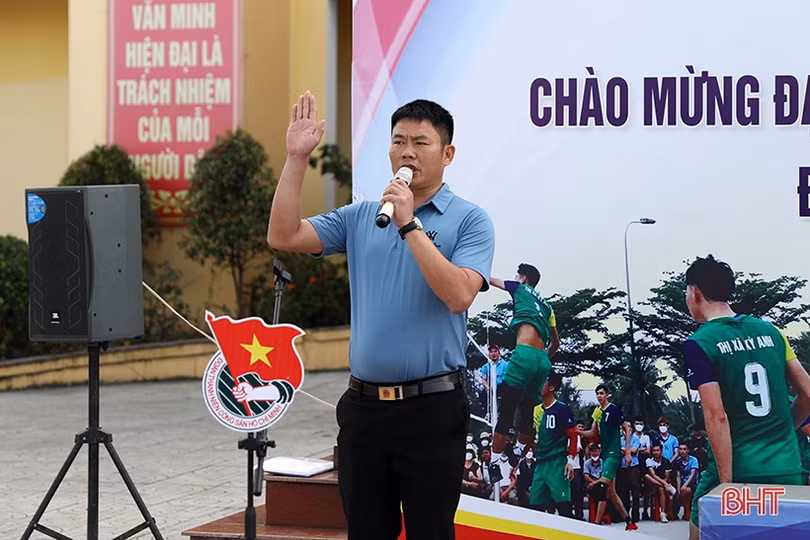 Khởi tranh Giải Bóng chuyền nam thanh niên TX Kỳ Anh - Cúp Viết Hải