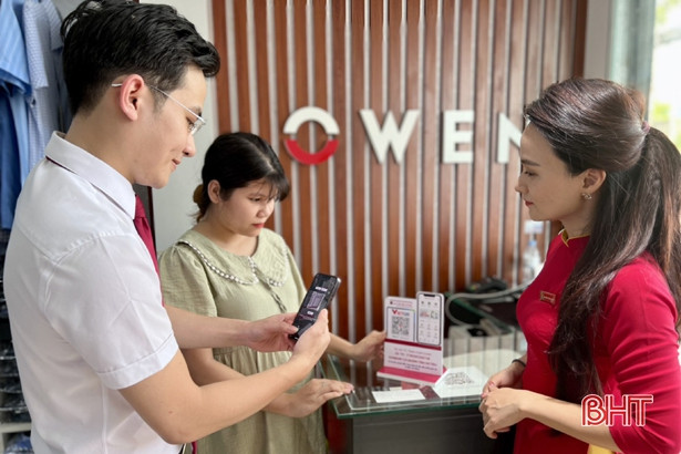 Agribank Chi nhánh tỉnh Hà Tĩnh ra quân phủ sóng dịch vụ VietQR