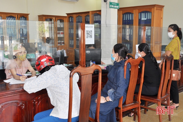 Hà Tĩnh giải ngân trên 6,2 tỷ đồng cho HSSV khó khăn mua thiết bị học trực tuyến 