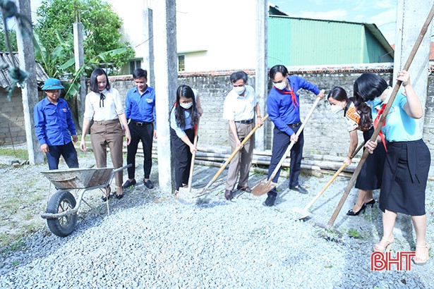 Sôi nổi các hoạt động chào mừng 81 năm ngày thành lập Đội 