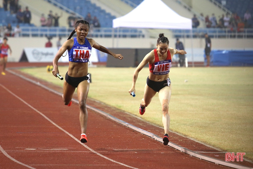 VĐV điền kinh Hà Tĩnh Trần Đình Sơn cùng đồng đội giành huy chương bạc SEA Games 31