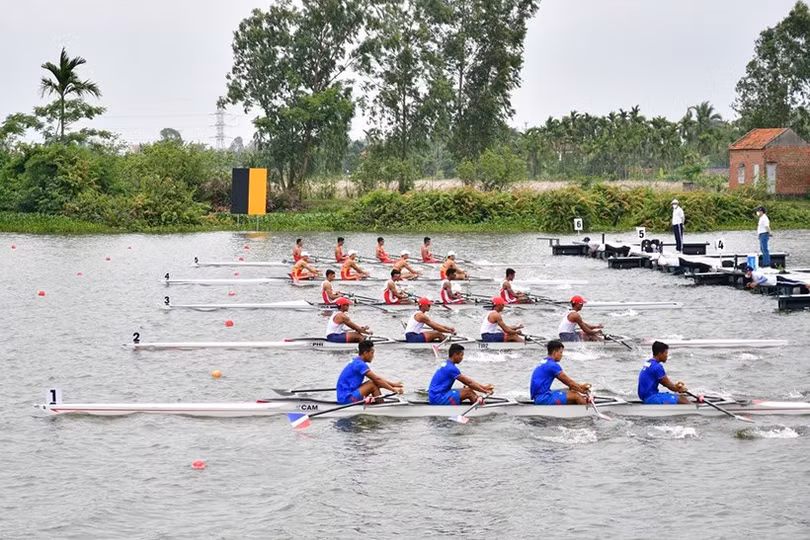 Tay chèo Hà Tĩnh Nguyễn Văn Hà cùng đồng đội giành HCB đua thuyền Rowing tại SEA Games 31