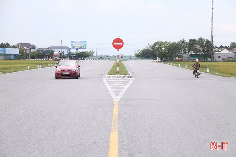 Vì sao ngã tư Thạch Khê thường xuyên xảy ra tai nạn giao thông?