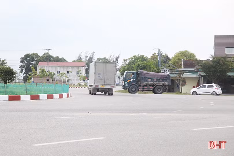 Vì sao ngã tư Thạch Khê thường xuyên xảy ra tai nạn giao thông?