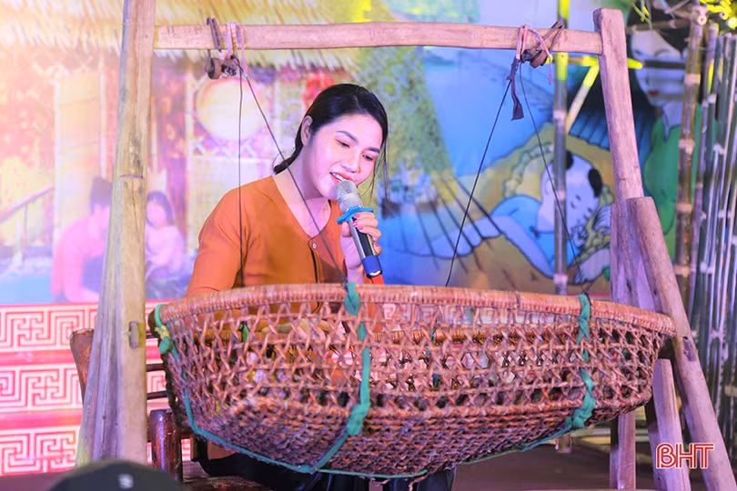 Ấn tượng chung kết Liên hoan Hát ru trong các cấp hội phụ nữ Thạch Hà