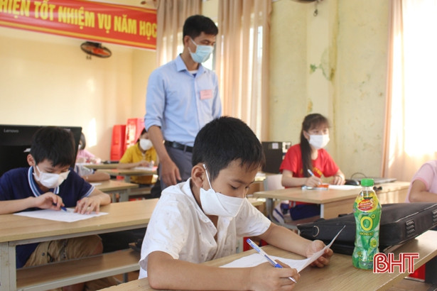 43 học sinh tiểu học và THCS thi tin học trẻ cấp huyện năm 2022