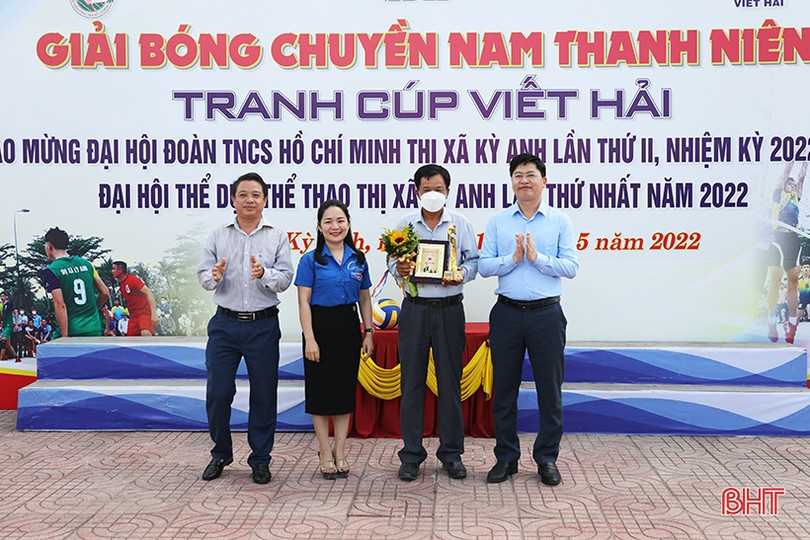 Khởi tranh Giải Bóng chuyền nam thanh niên TX Kỳ Anh - Cúp Viết Hải