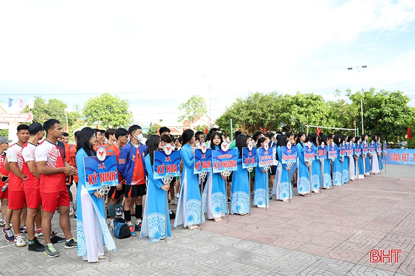 Khởi tranh Giải Bóng chuyền nam thanh niên TX Kỳ Anh - Cúp Viết Hải