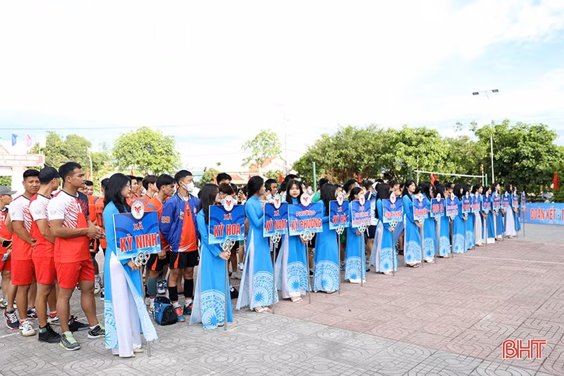 Khởi tranh Giải Bóng chuyền nam thanh niên TX Kỳ Anh - Cúp Viết Hải