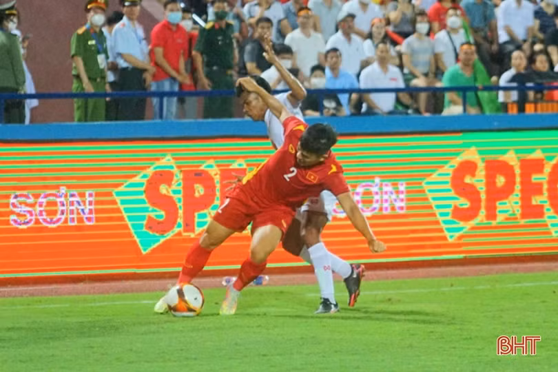 U23 Việt Nam 1 - 0 U23 Myanmar: Hùng Dũng đưa chủ nhà lên ngôi đầu bảng
