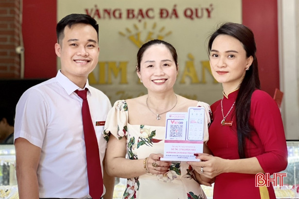 Agribank Chi nhánh tỉnh Hà Tĩnh ra quân phủ sóng dịch vụ VietQR