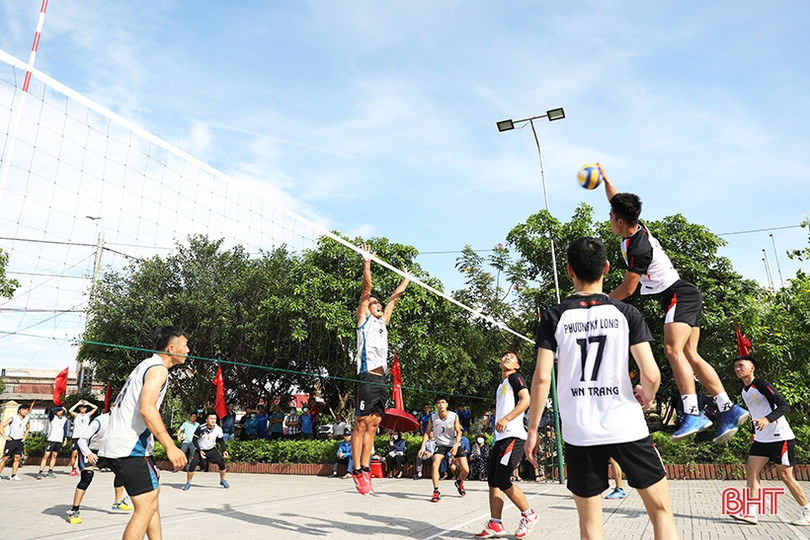 Khởi tranh Giải Bóng chuyền nam thanh niên TX Kỳ Anh - Cúp Viết Hải