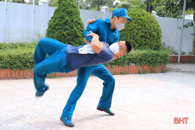 Hấp dẫn màn diễn tập bắt đối tượng bạo loạn của “chiến sỹ sao vuông” ở Nghi Xuân