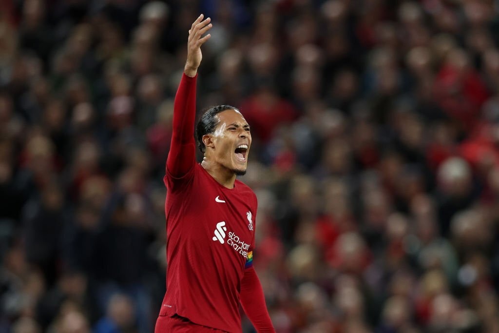 Liverpool thua đội xếp hạng 19 tại Anfield