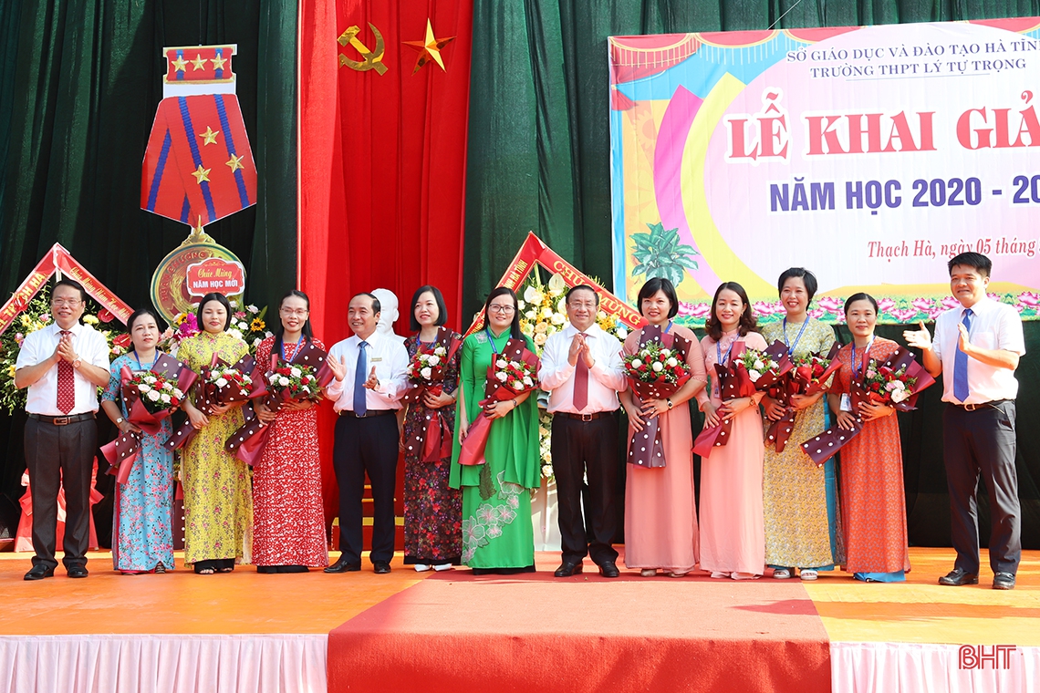 Bí thư Tỉnh ủy Lê Đình Sơn: Phát huy truyền thống học tập của ngôi trường mang tên anh hùng Lý Tự Trọng