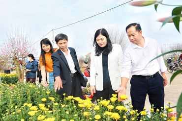 Độc đáo những phiên chợ xuân ngày Tết