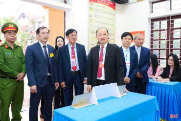 Sẵn sàng cho công tác kiểm phiếu sau khi kết thúc thời gian bầu cử