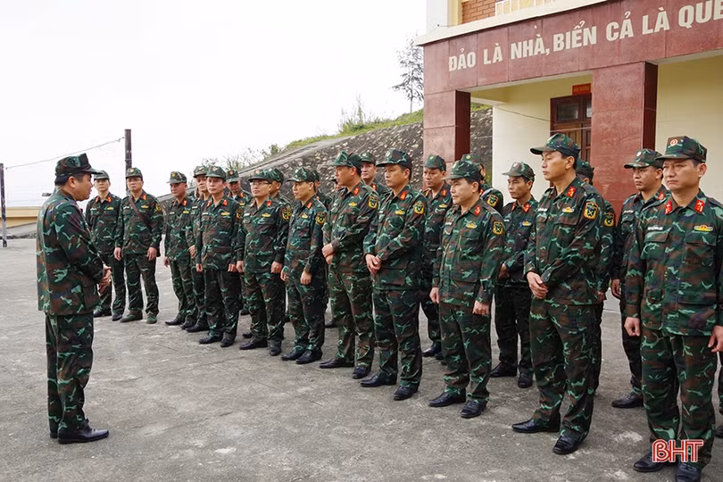 Kiểm tra công tác sẵn sàng chiến đấu tại đảo Sơn Dương