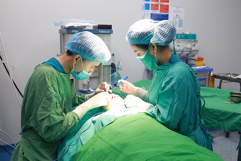 Nâng cung chân mày, trẻ hoá đôi mắt tại thẩm mỹ TTH Hà Tĩnh