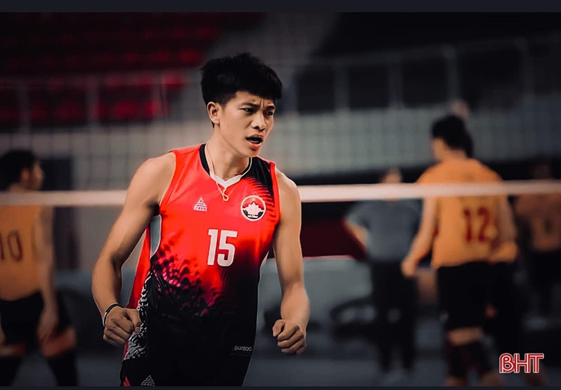 Siêu phủi trở lại khoác áo bóng chuyền nam Hà Tĩnh