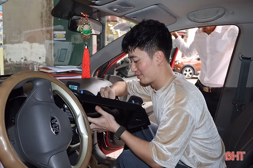 Tết cận kề, cơ sở tân trang “xế hộp” ở Hà Tĩnh vẫn “ngóng” khách