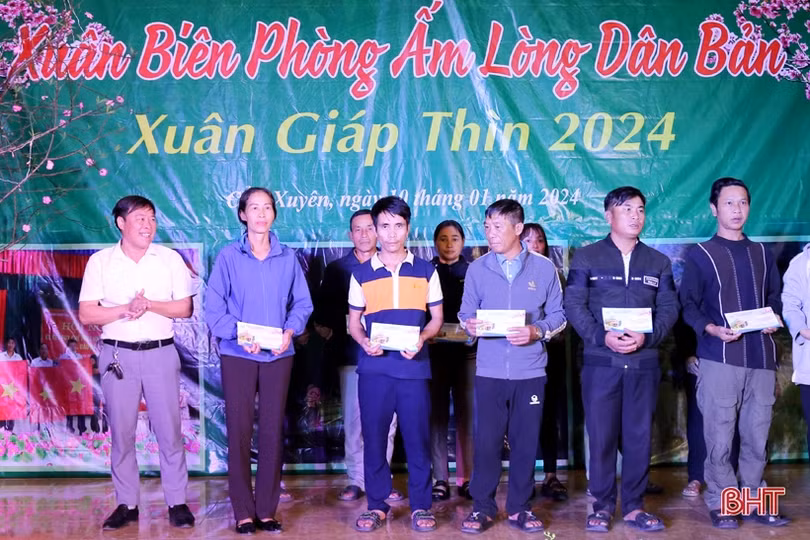 Bí thư Tỉnh ủy tham dự chương trình Xuân biên phòng ấm lòng dân bản 