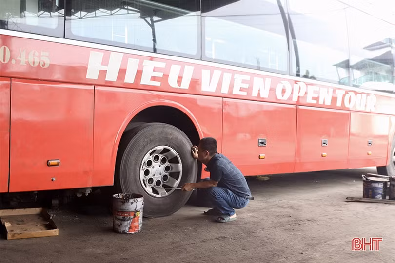 Xe tết về Hà Tĩnh: Tuyến Hà Nội “cháy vé”, tuyến miền Nam vắng khách