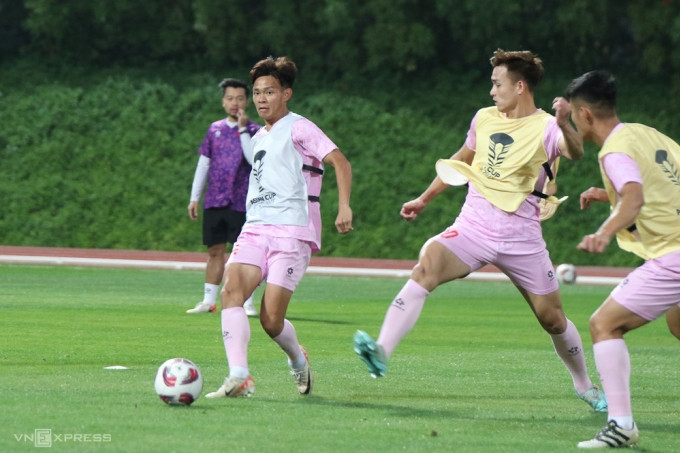 HLV Troussier loại 4 tuyển thủ trước Asian Cup 2023