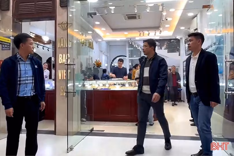 Cảnh giác với tội phạm cướp ngân hàng, tiệm vàng dịp tết