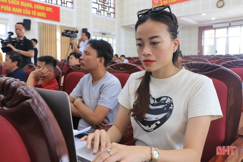 Gặp mặt đoàn công tác đi thăm, chúc tết Nhà giàn DK1 xuân Giáp Thìn