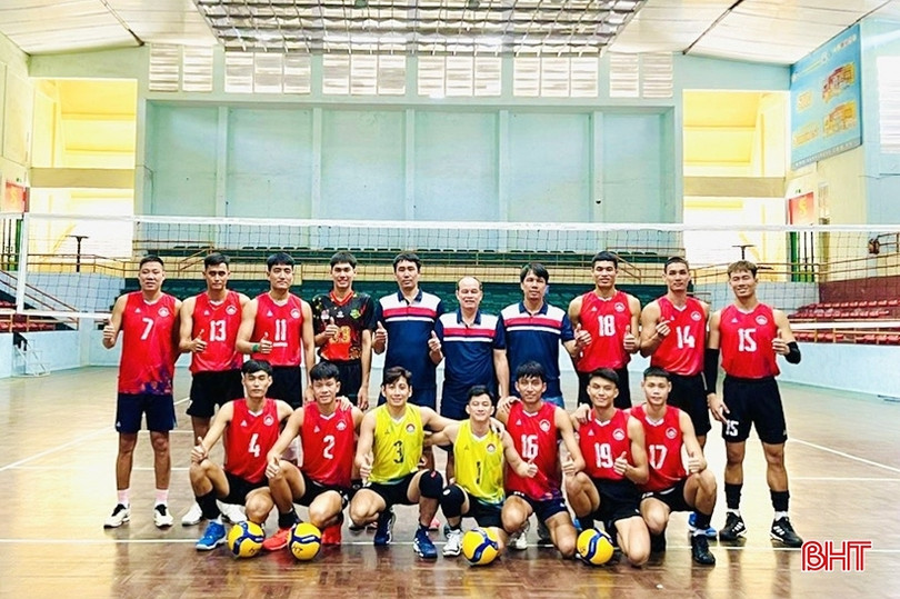 HLV Thái Quang Lai bất ngờ chia tay bóng chuyền nam Hà Tĩnh