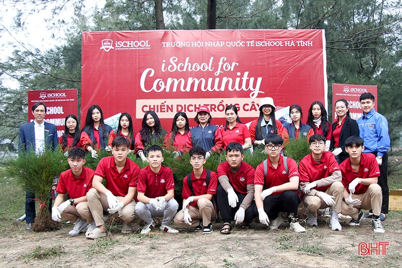 Học sinh iSchool Hà Tĩnh tham gia chiến dịch trồng cây xanh bảo vệ môi trường