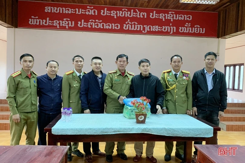 Đối ngoại biên phòng góp phần thắt chặt tình đoàn kết với nước bạn Lào