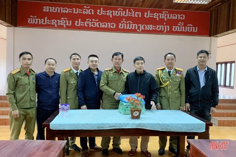Đối ngoại biên phòng góp phần thắt chặt tình đoàn kết với nước bạn Lào