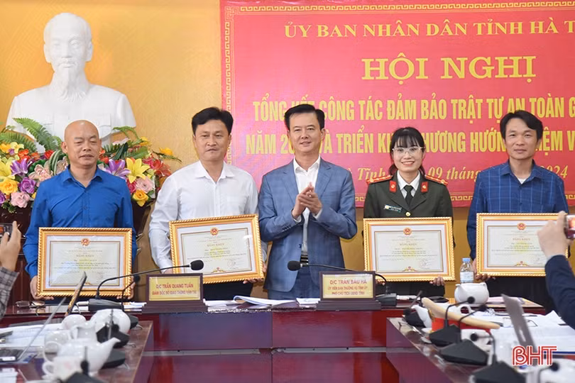 Hà Tĩnh cùng cả nước tăng cường đảm bảo trật tự an toàn giao thông