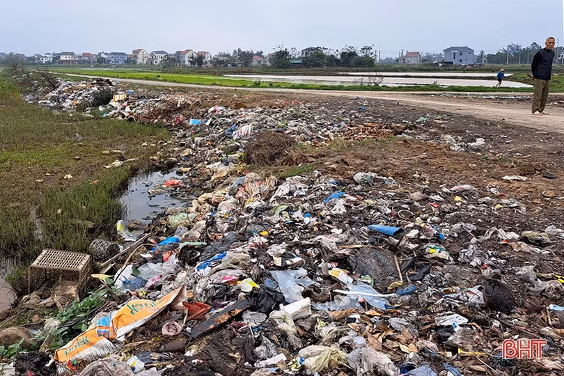 Những con đường rác ở xã ven biển Nghi Xuân