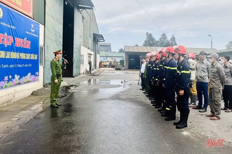 Diễn tập chữa cháy tại công ty sản xuất bao bì