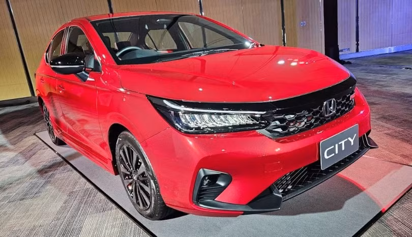 3 xe sedan hot nhất Việt Nam đồng loạt giảm giá dịp cận tết