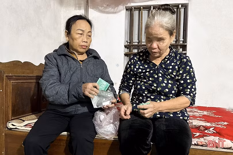 MS 2401: Hoàn cảnh đáng thương của người phụ nữ mù, bị ung thư, nuôi 2 cháu