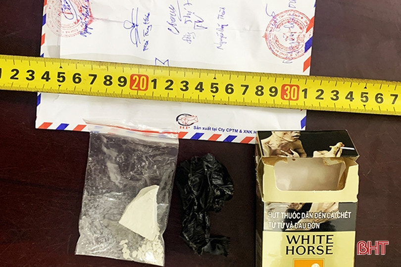 Khởi tố người đàn bà 72 tuổi tàng trữ heroine