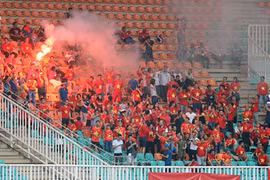 VFF bị phạt gần 300 triệu đồng vì CĐV đốt phát sáng tại ASIAD 2018